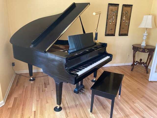 Beautiful Black Baby Grand Piano (Howard made by Kawai)