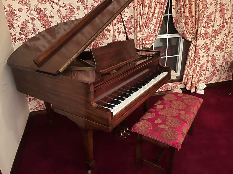 Well Maintained Antique Behr Bro. Baby Grand