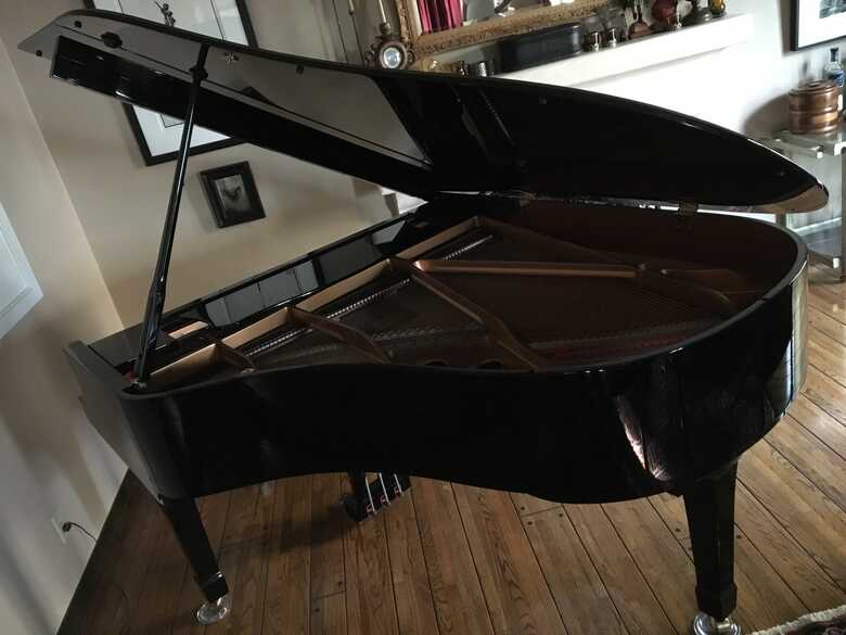 Excellent Condition Yamaha C2 Grand Piano