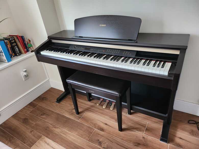 Yamaha YDP-223 Digital Piano w/ stool