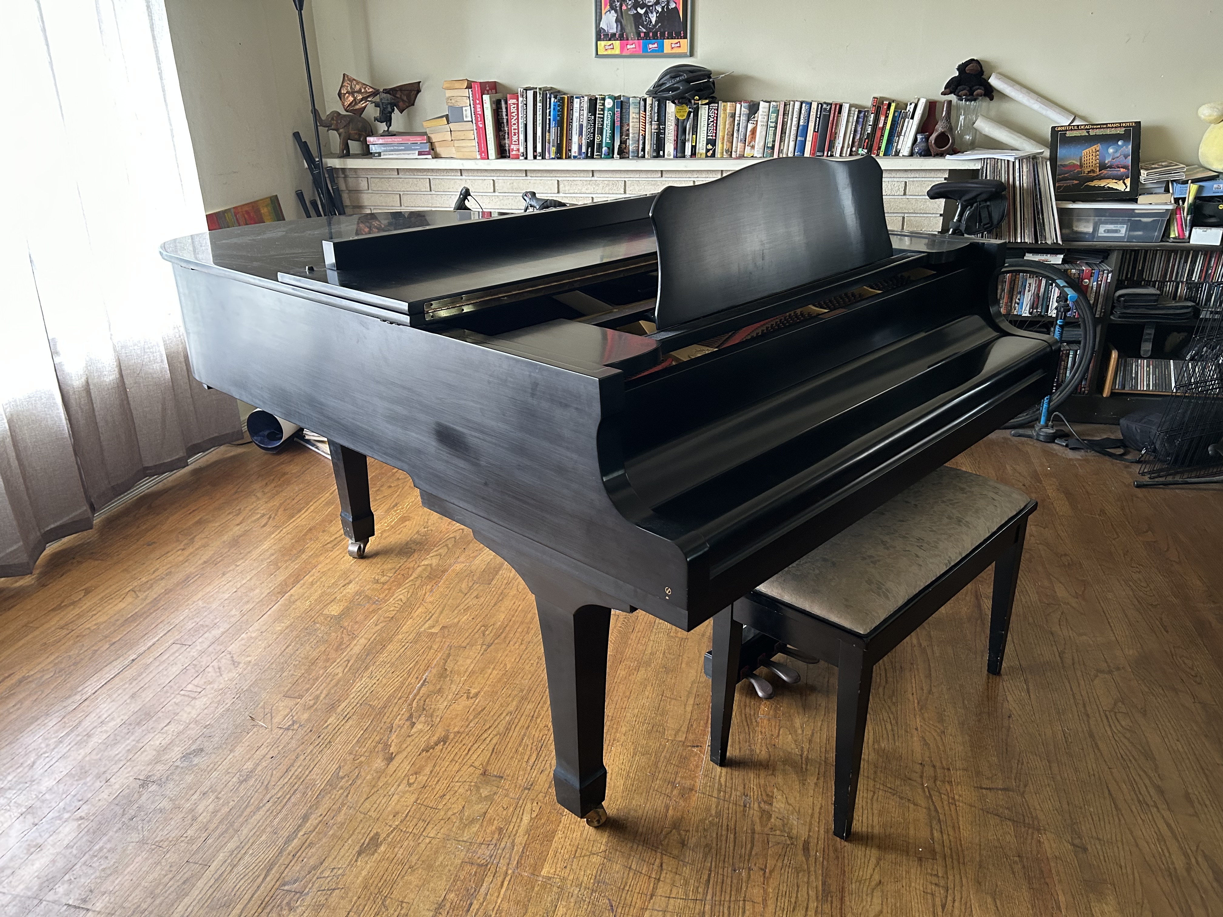 Beautiful Yamaha G3 Piano