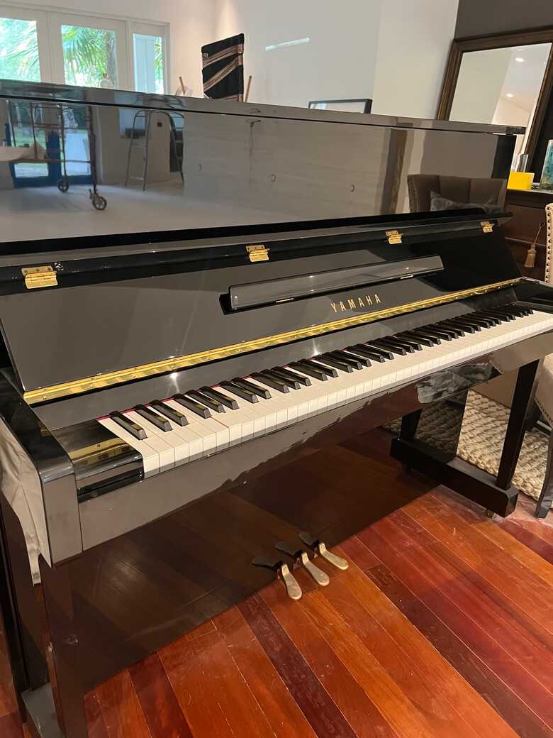 *SOLD* 1985 Yamaha U1AR Walnut [1183] Piano for sale