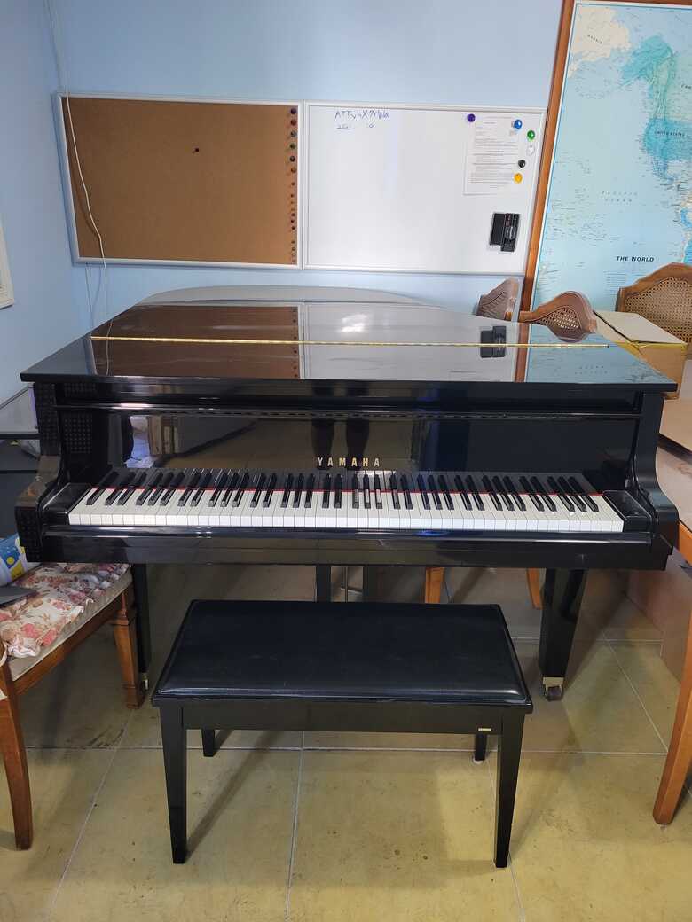 Yamaha Baby Grand Piano (Gh1) for SALE!  (Like New)