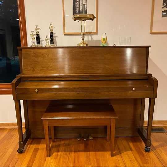 Used Baldwin Upright Piano with Bench
