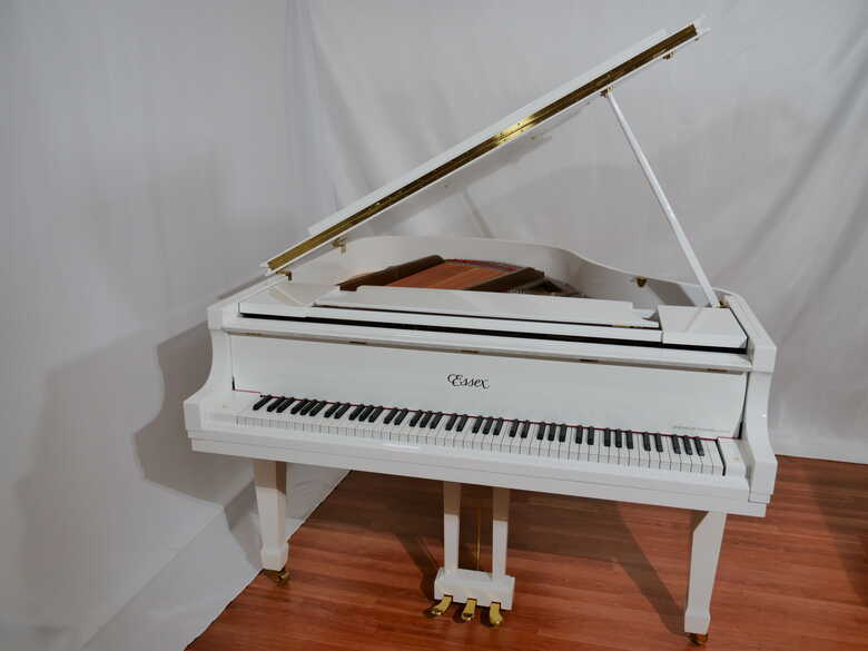 2012 Essex Grand Piano with QRS PNO II By Steinway&Sons