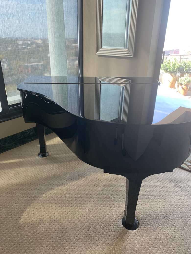 Yamaha G1 Baby Grand Piano Polished Ebony