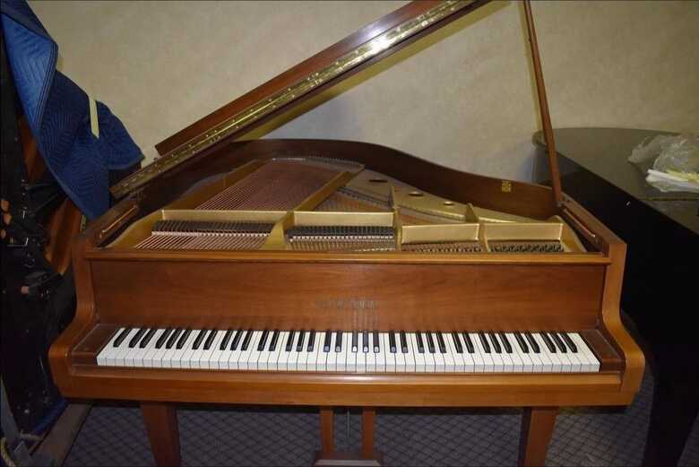 Excellent Baby Grand Yamaha G1 Piano FREE DELIVERY & TUNING