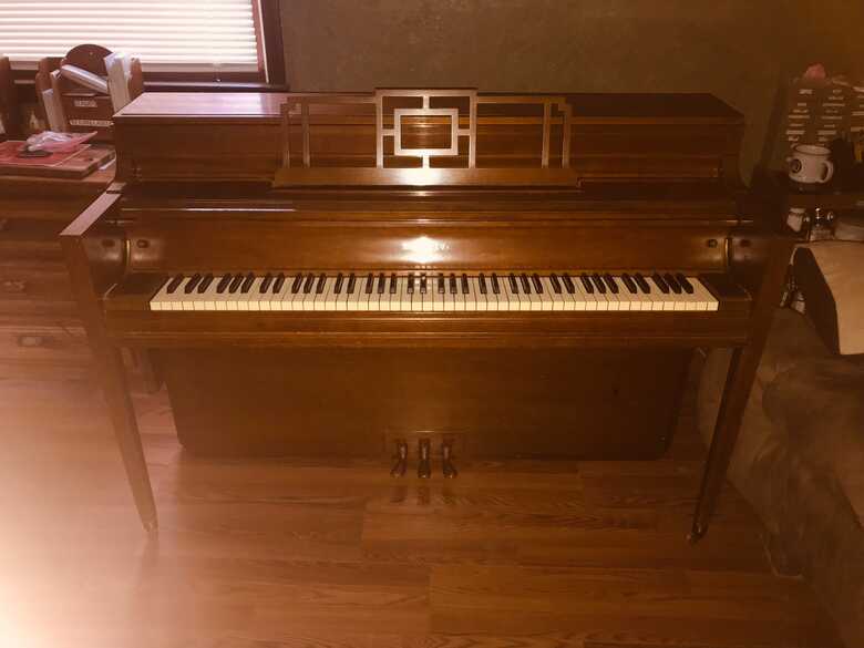 Knabe Console Piano