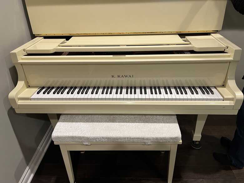 Kawai Grand Piano for sale in Michigan - gloss ivory