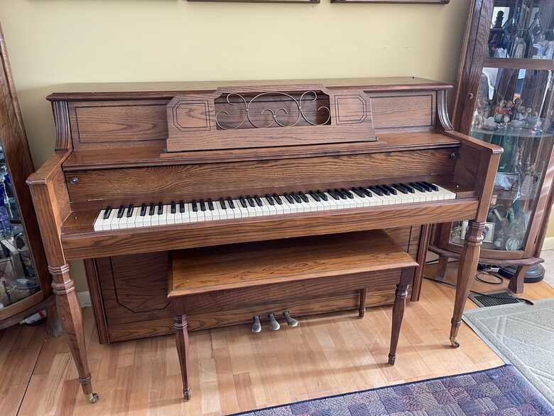 Everett Console Piano with Bench