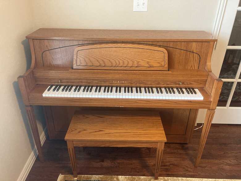 DFW Area - Upright Yamaha M450 Piano 44''
