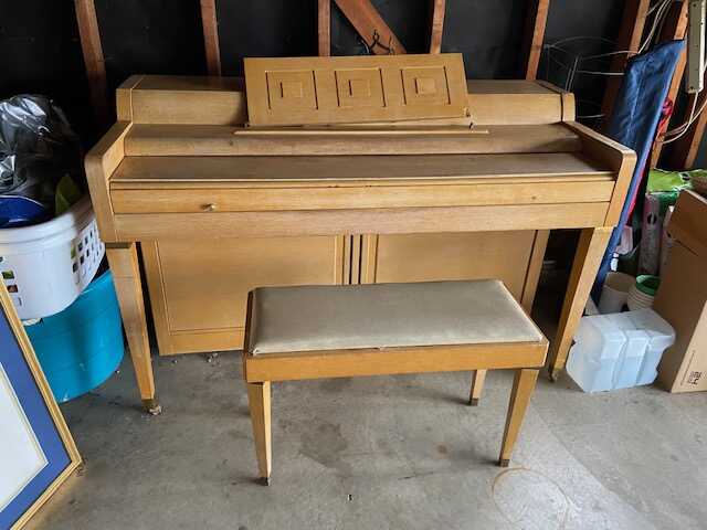 Used 37" Wurlitzer Upright