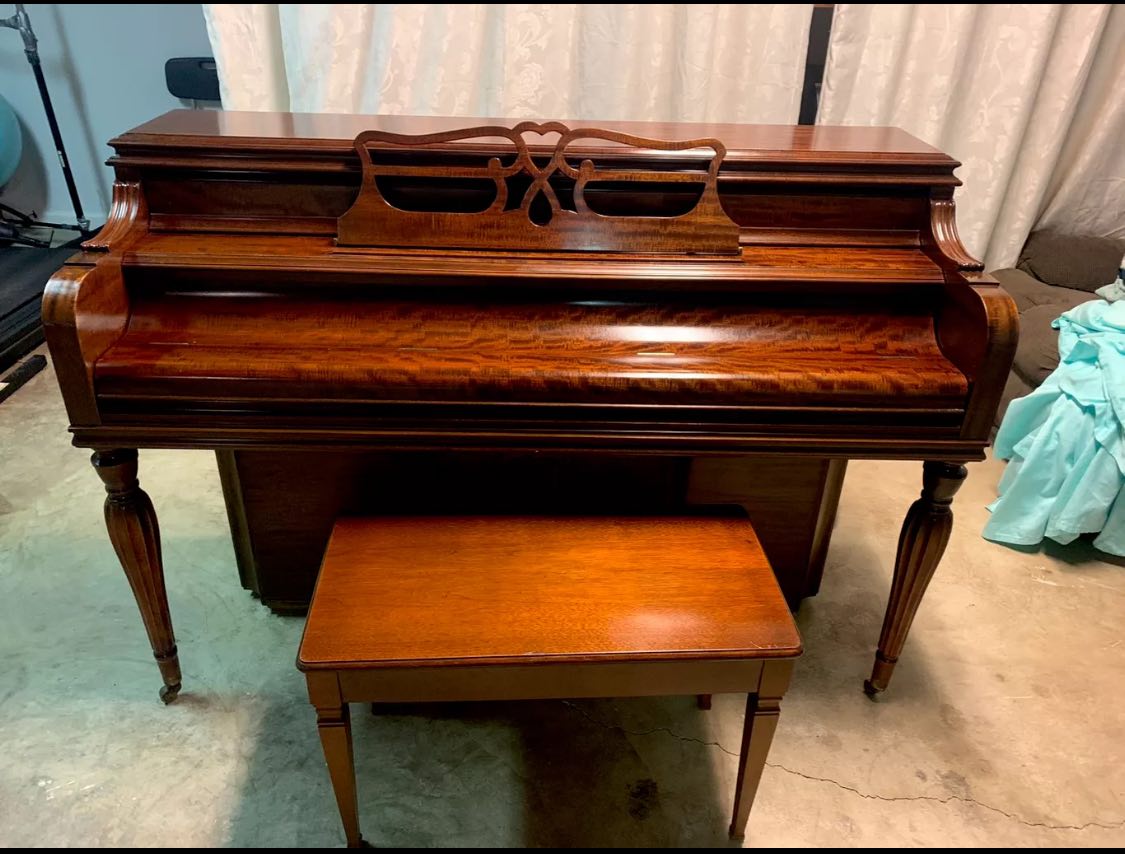 Flamed Mahogany Console piano