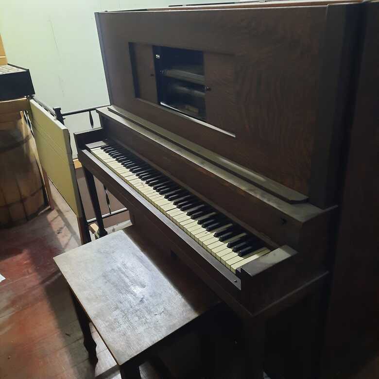 Player piano with harpsichord 
