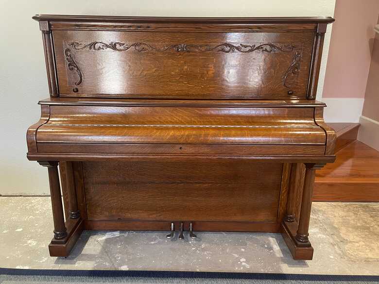 Beautiful Tiger Oak 1909 Kohler & Campbell Upright Piano