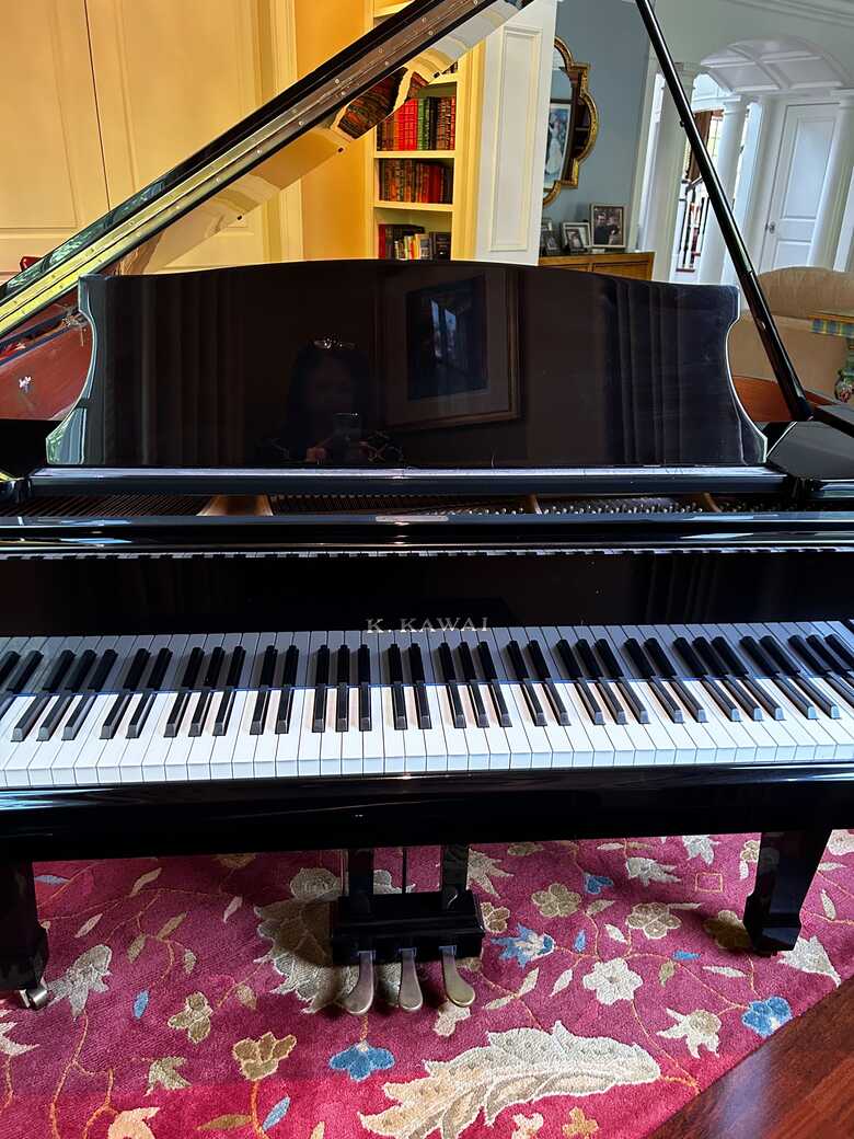 Kawai KG-2E grand piano in excellent condition