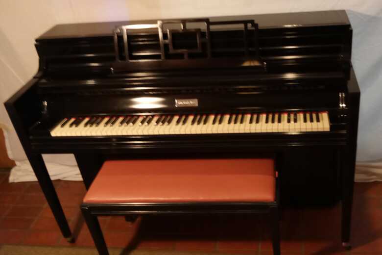 Knabe 40" Upright, a perfect piano for a very lucky student!