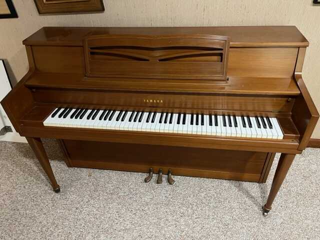 Yamaha Upright Console Piano - 1972