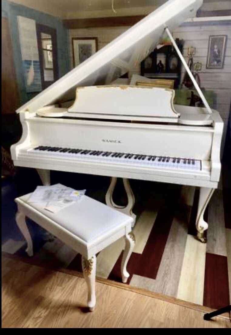 Rare French Provencial Samick SG155 Baby Grand piano
