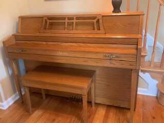 Yamaha M302 Medium Oak Console Piano