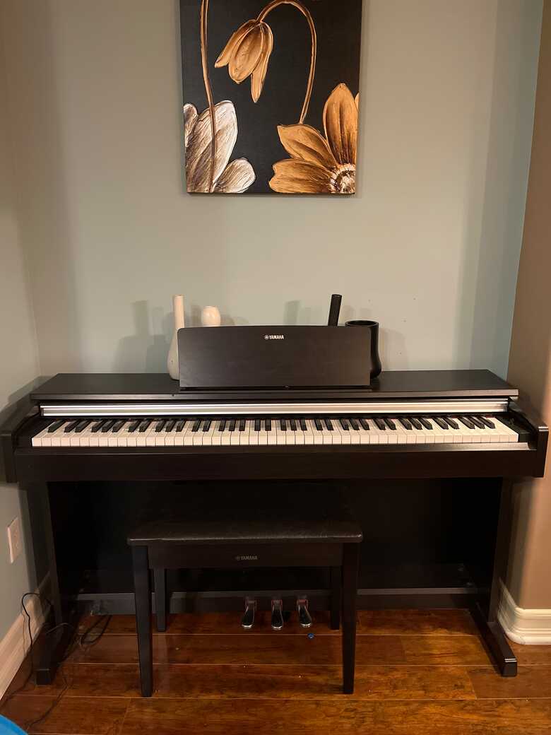 Yamaha piano for sale(like new)