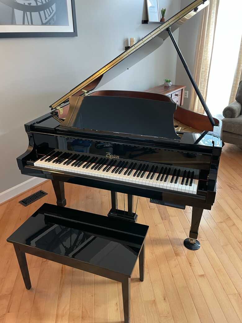 Boston Baby Grand with CD Player