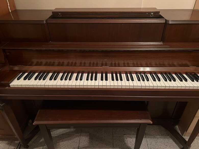 Used Hardman Peck Upright Piano for Sale