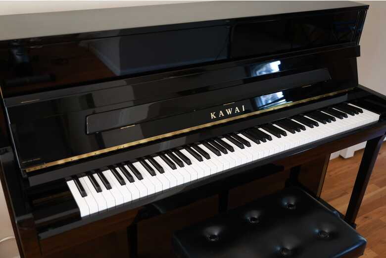 KAWAI Professional Upright Piano (K200) - Great Condition -