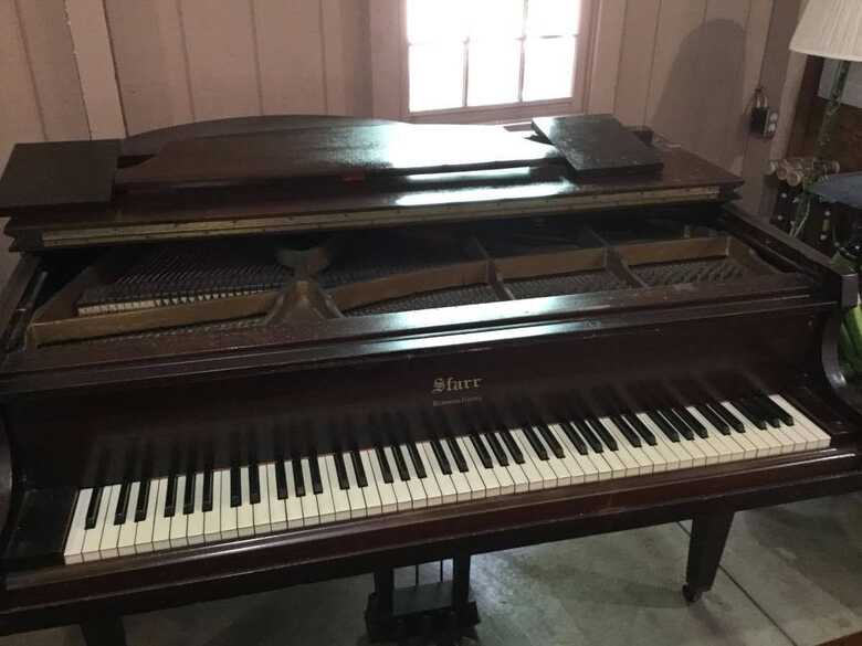 Used but working Starr Piano
