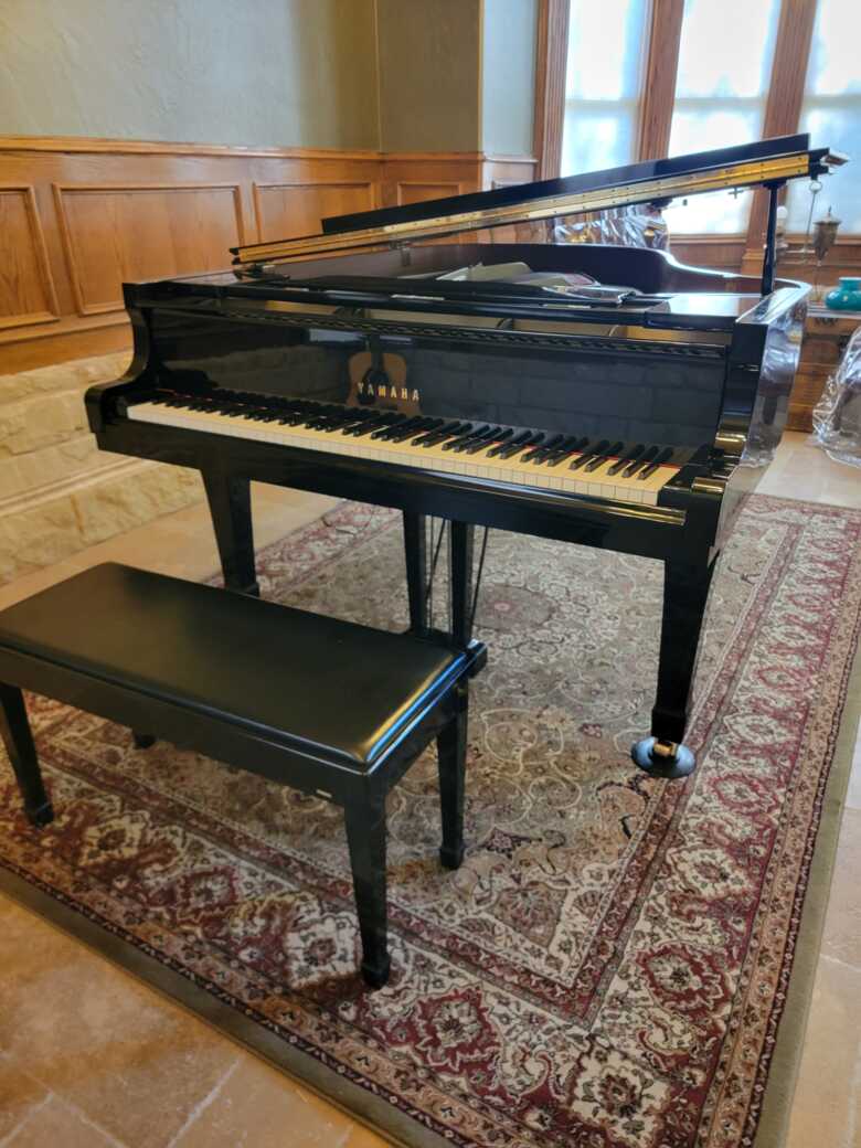 Yamaha C3 6'1" Excellent Condition Inside and Out