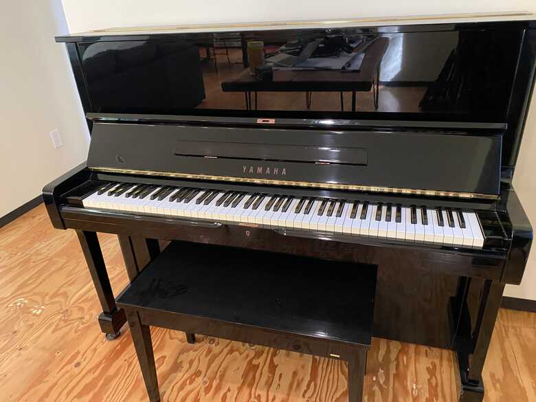 1982 U1 Yamaha 48" Upright - In Great Condition