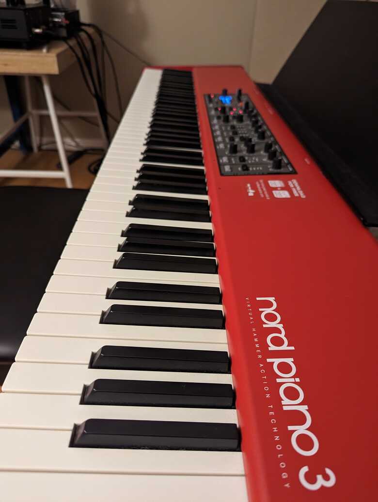 Nord Piano 3 88-key Grand Weighted Action with stand/bench/