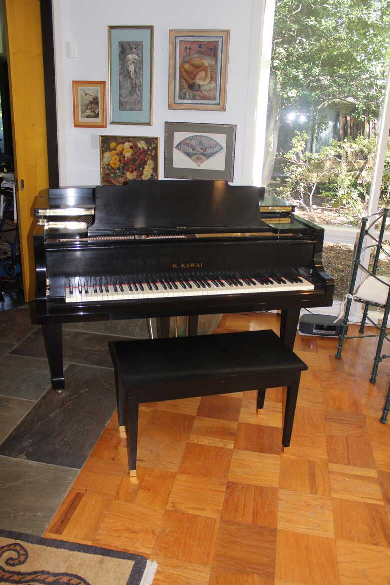 Kawai Grand Piano Model 350 + bench in ebony, 5'1"