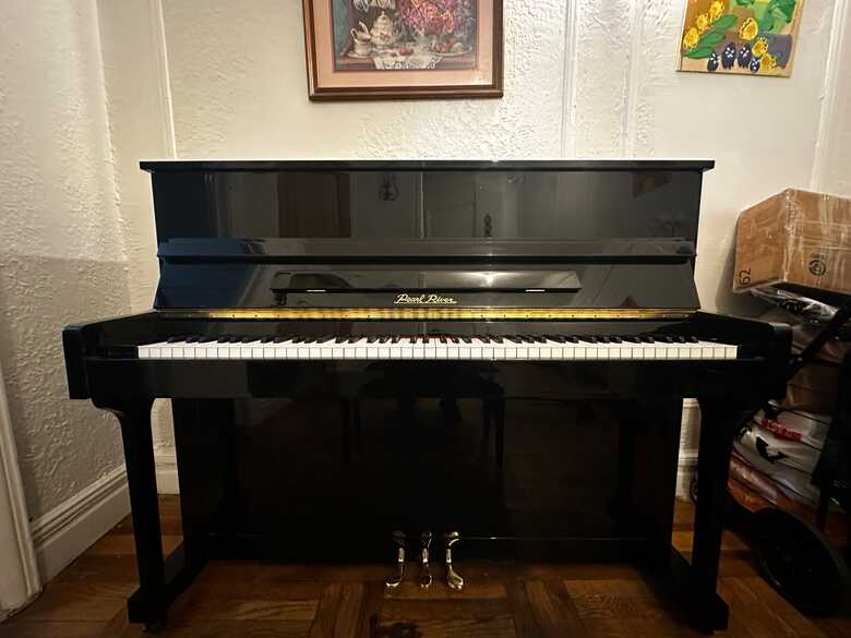 Pearl River upright piano