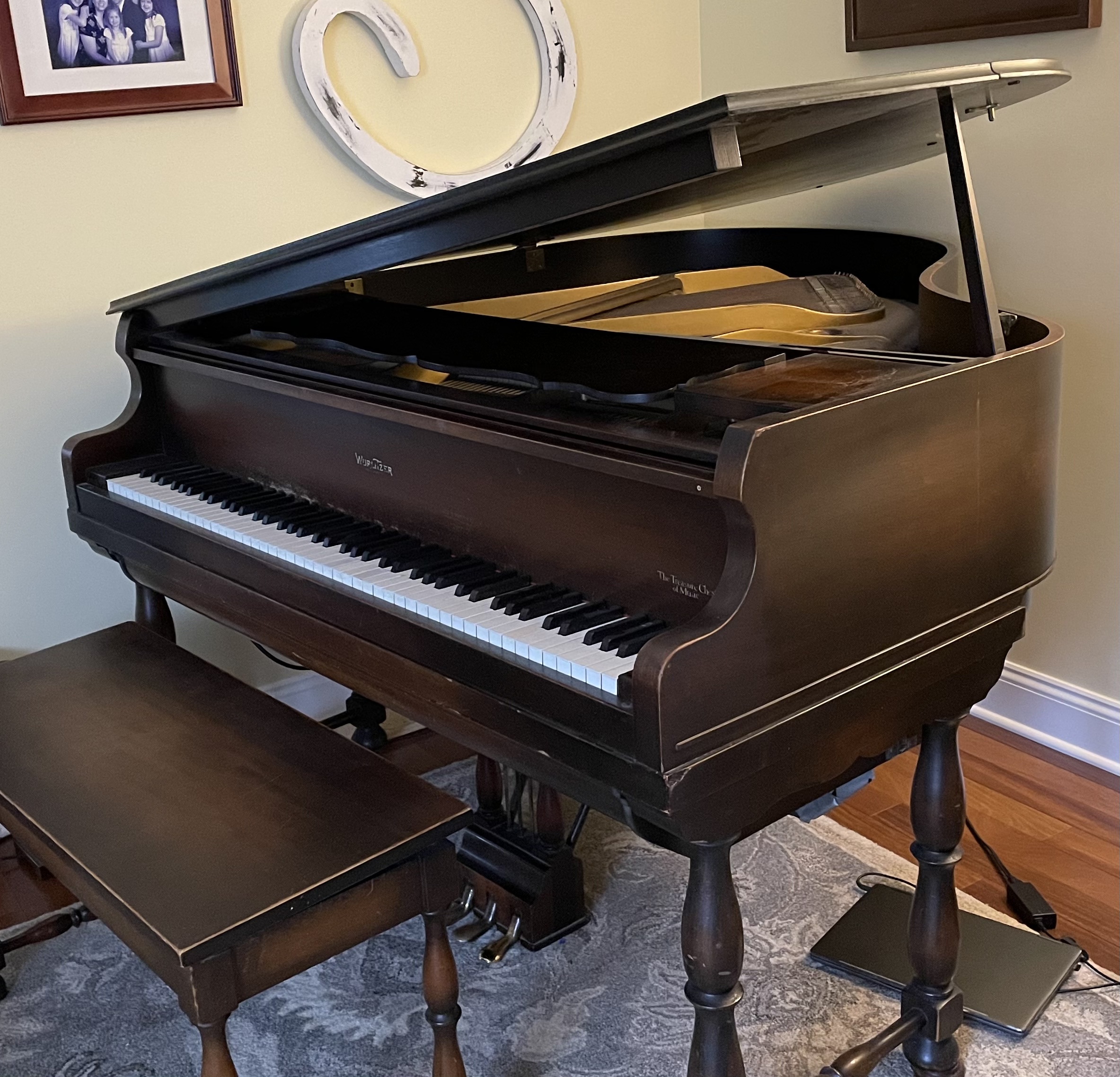 Vintage 90 year old Wurlitzer piano w/electric player