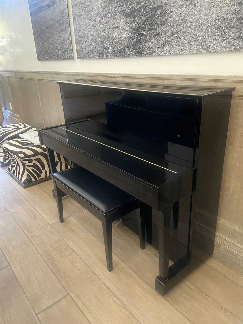 Yamaha Ebony Upright Piano for Sale