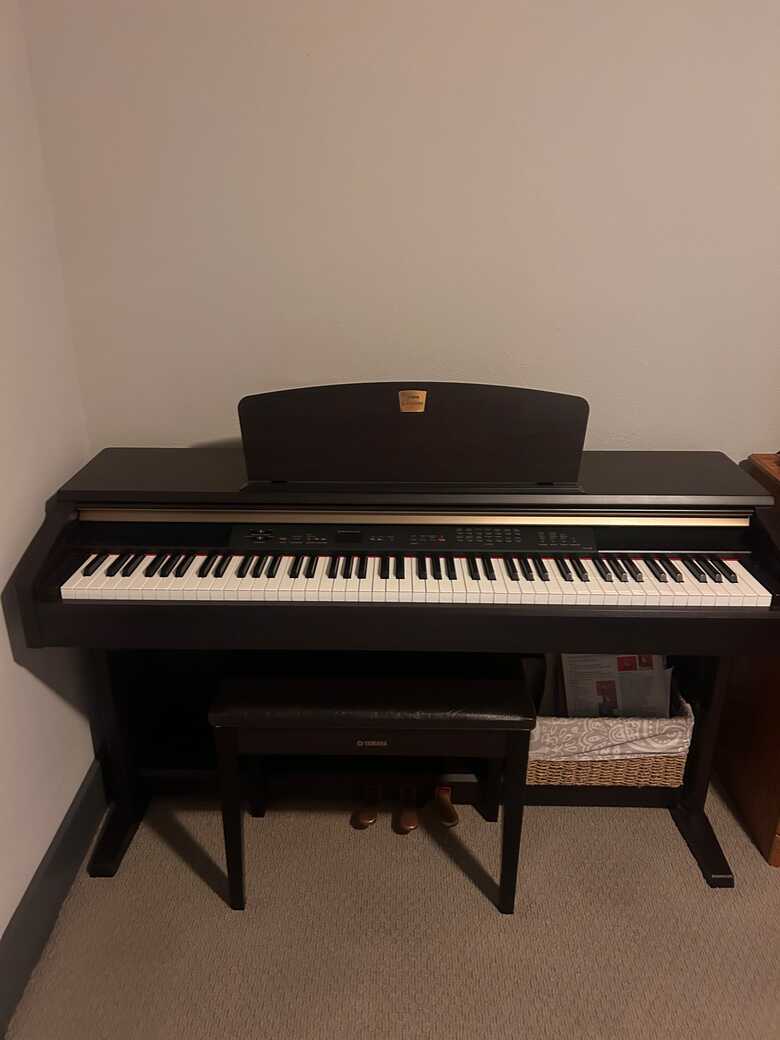 Yamaha Clavinova CLP-120 Piano