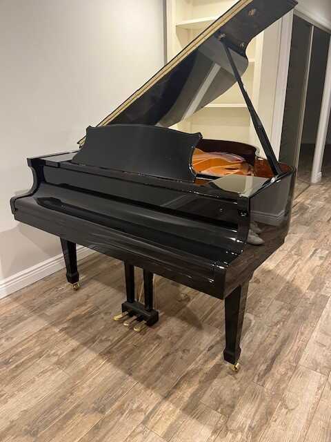 Beautiful Baby Ritmuller Piano - Like New