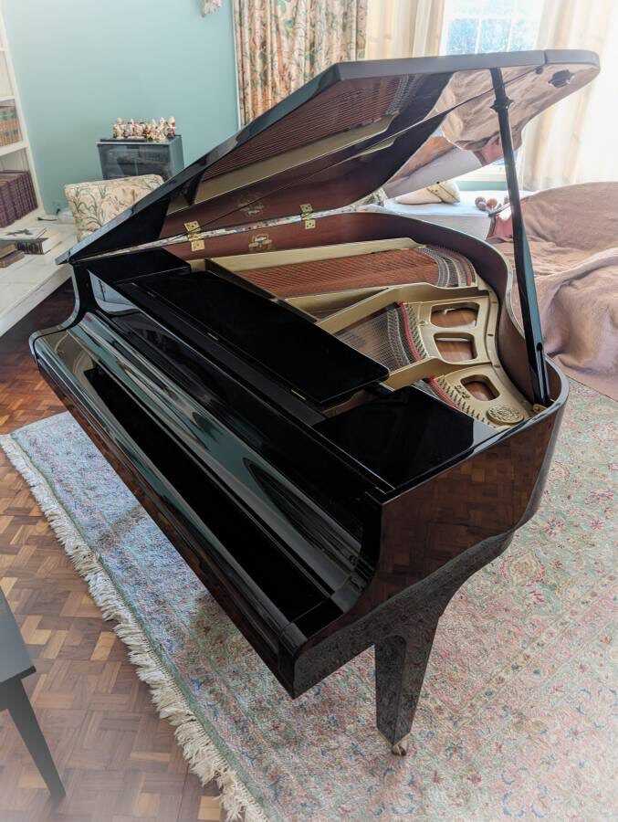Price drop! Gorgeous Kawai GM 2 Baby Grand Piano