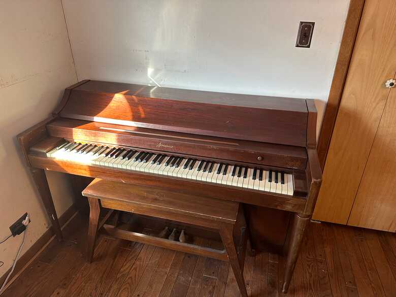 Baldwin Acrosonic Upright Piano with Seat