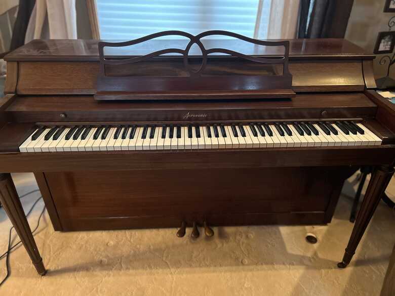 Well loved gorgeous LIKE NEW Baldwin upright piano
