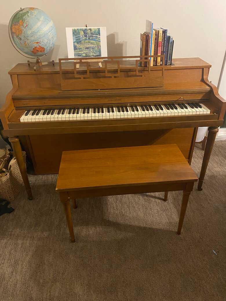 Cleveland area piano for sale 
