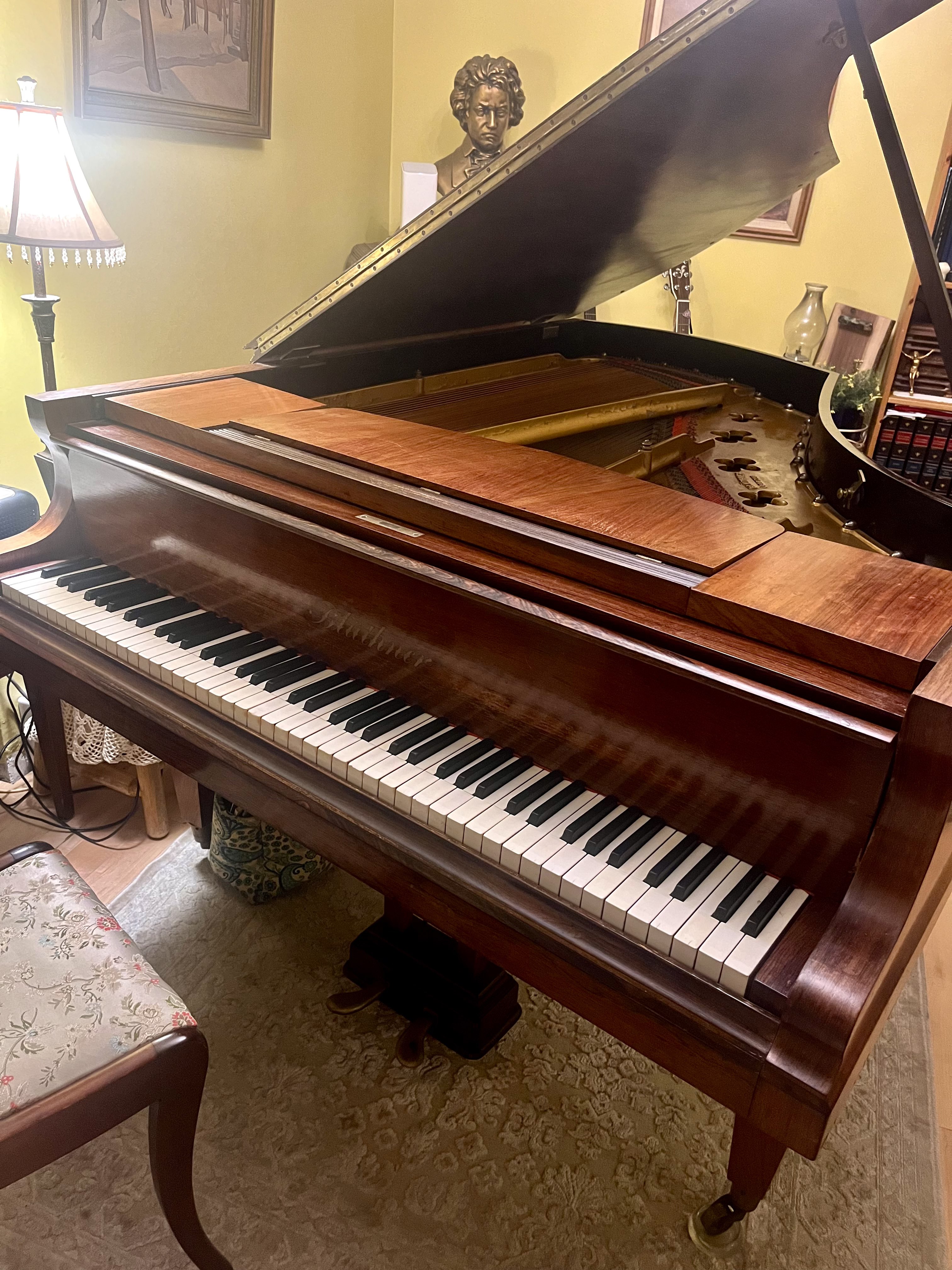 Blüthner grand piano (5'10")