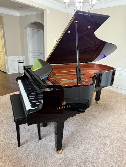 Yamaha Grand C6XSH Polished Ebony in pristine condition