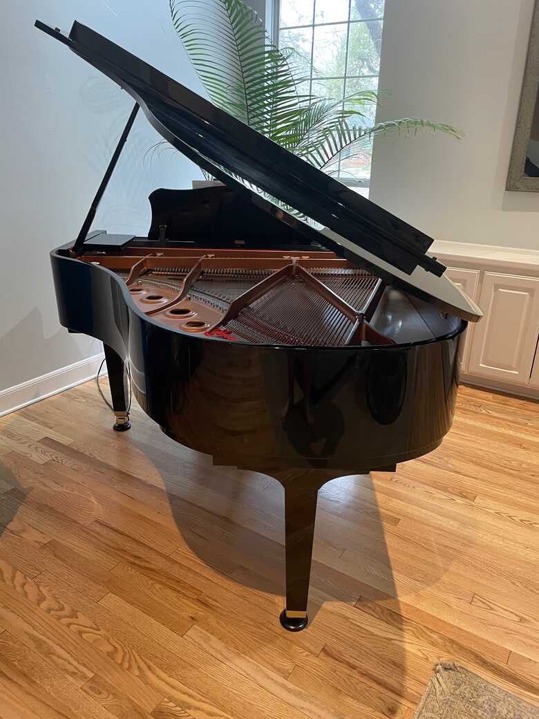 Yamaha 5'8" Baby Grand - Immaculate Condition