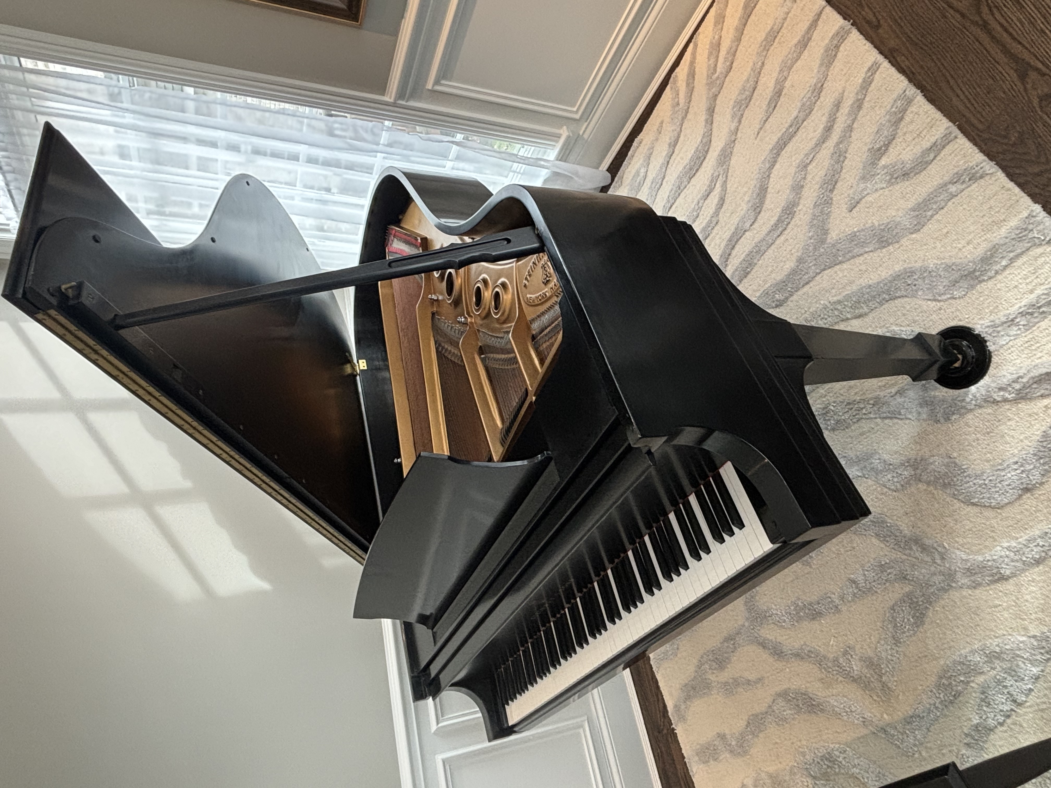 Steinway & Sons Model L Grand Piano (1982)