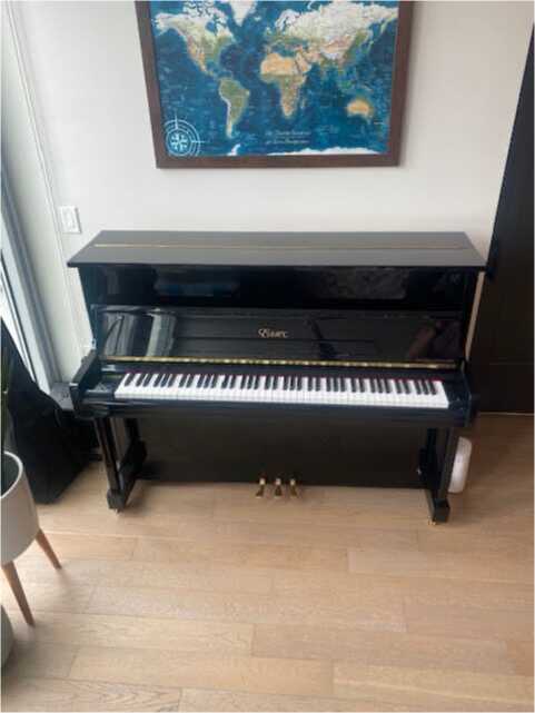 MOVING. SELLING MY PIANO AS SOON AS POSSIBLE