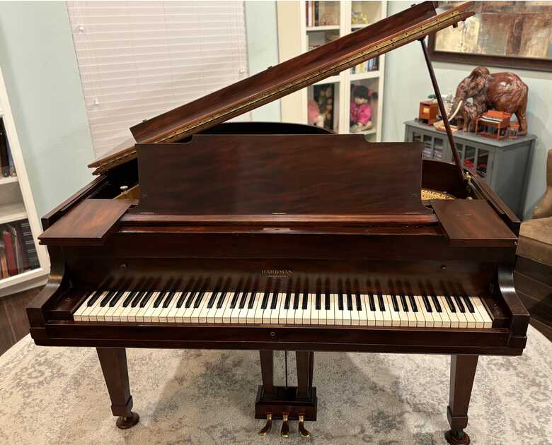 Hardman-Peck 5'3” grand piano