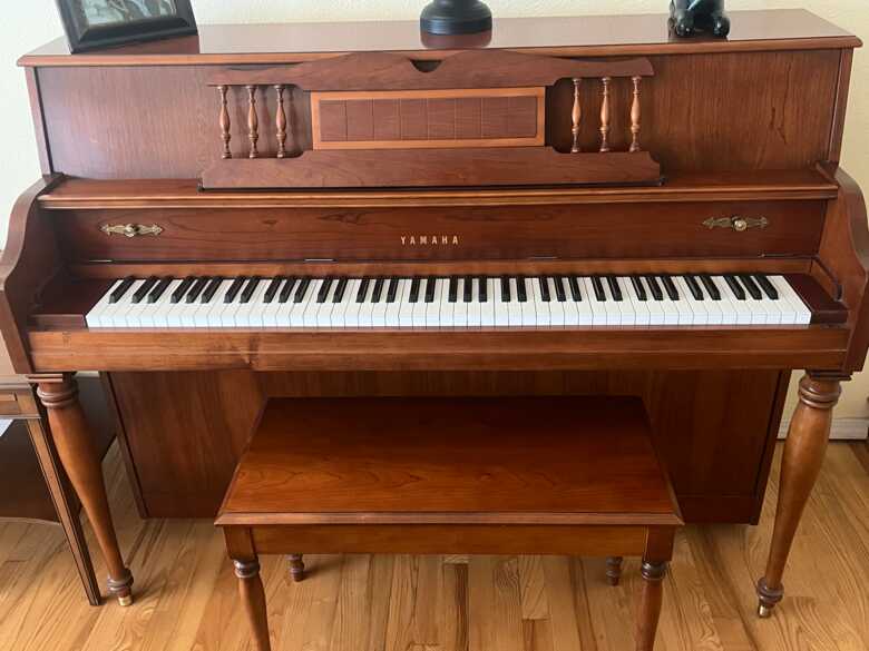 Exc Condition Yamaha MP50 C upright 44” w silent system 