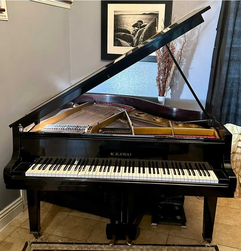 Good Condition Baby Grand Kawai for Sales